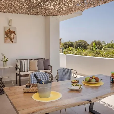 Vila Ai Helis Summer House By Vintage Travel *