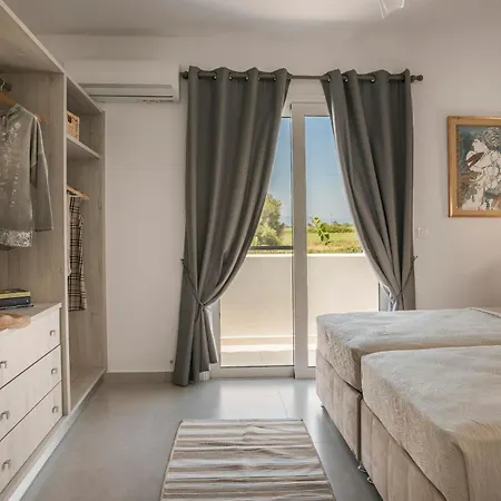 Ai Helis Summer House By Vintage Travel Vila