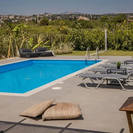 Vila Ai Helis Summer House By Vintage Travel